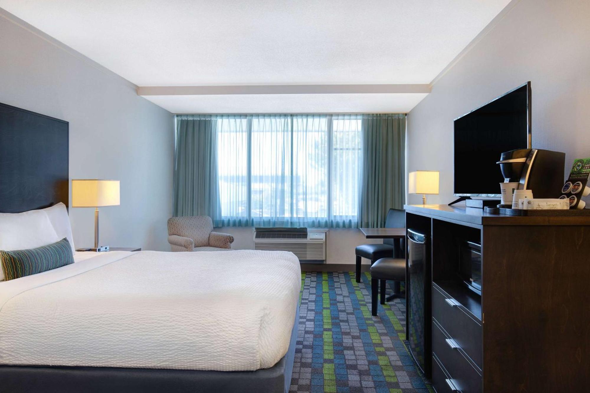 Days Inn By Wyndham Victoria Airport Sidney Luaran gambar